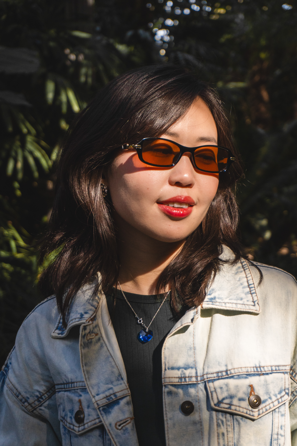 Portrait mit Sonnenbrille im natürlichen Licht